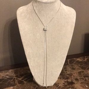 🆕 Gorgeous Adjustable Silver-tone necklace.